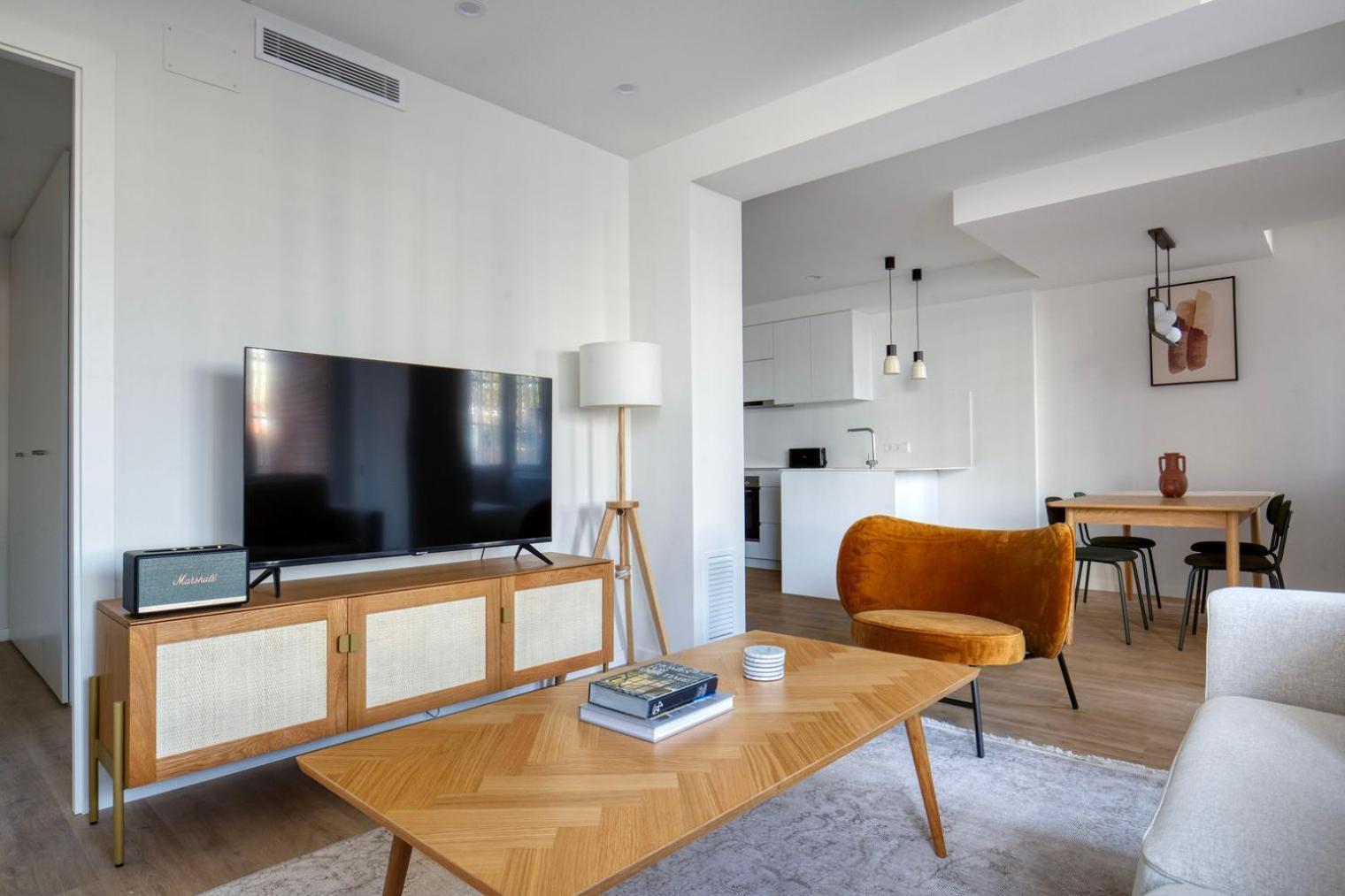 Blueground Sarria Doorman Fresh Renovation Bcn-120 Apartment Barcelona
