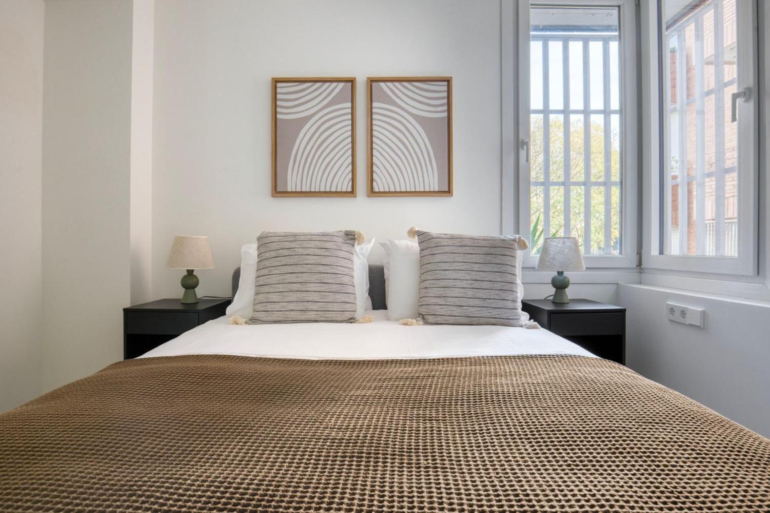 Blueground Sarria Doorman Fresh Renovation Bcn-120 Apartment *