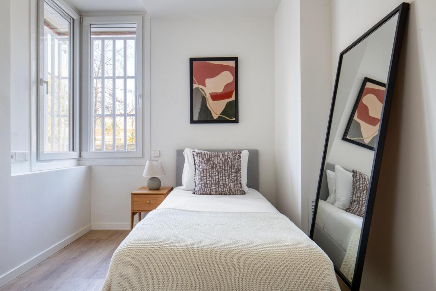 Blueground Sarria Doorman Fresh Renovation Bcn-120 Apartment *