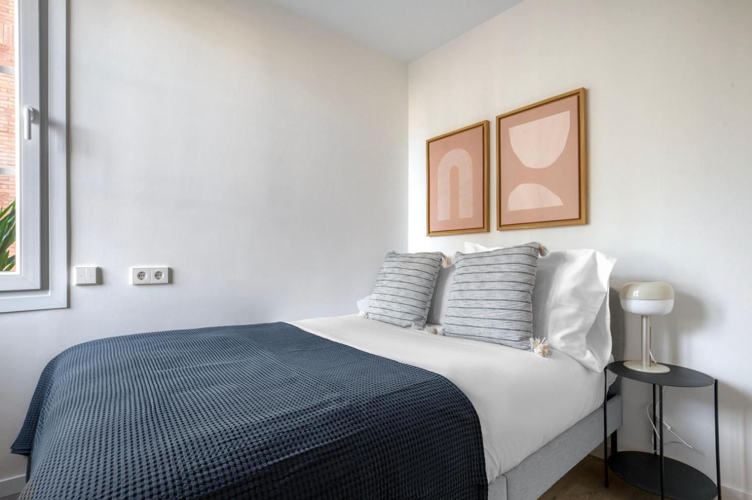 Blueground Sarria Doorman Fresh Renovation Bcn-120 * Barcelona