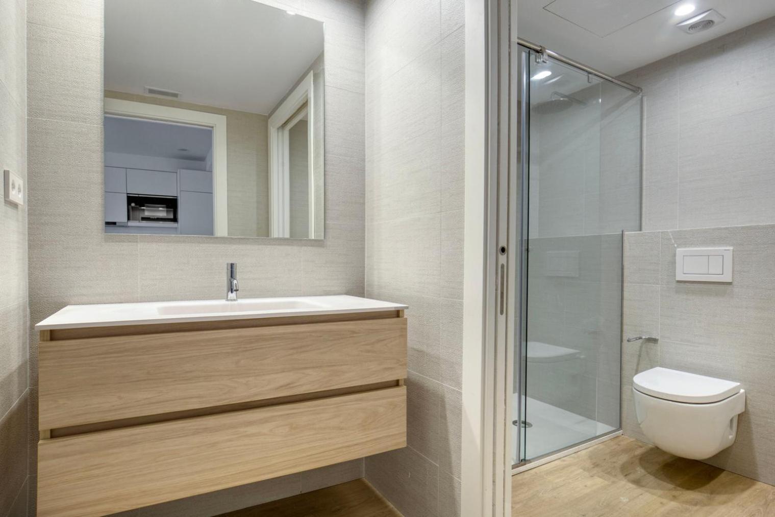 Blueground Sarria Doorman Fresh Renovation Bcn-120 * Barcelona